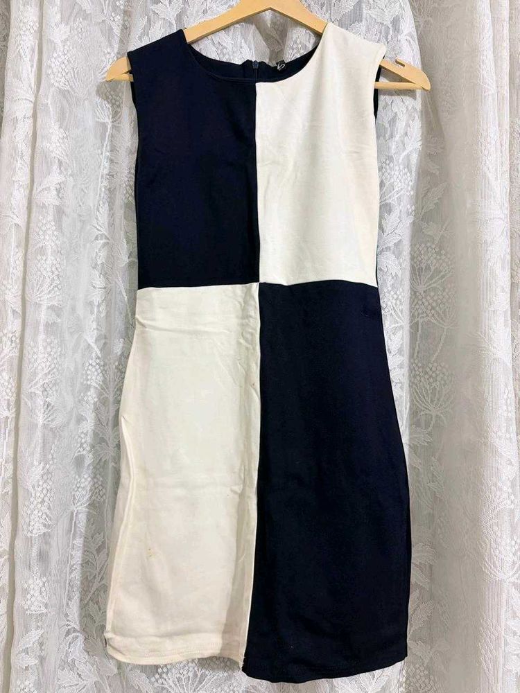 Color Block Sleeveless Dress