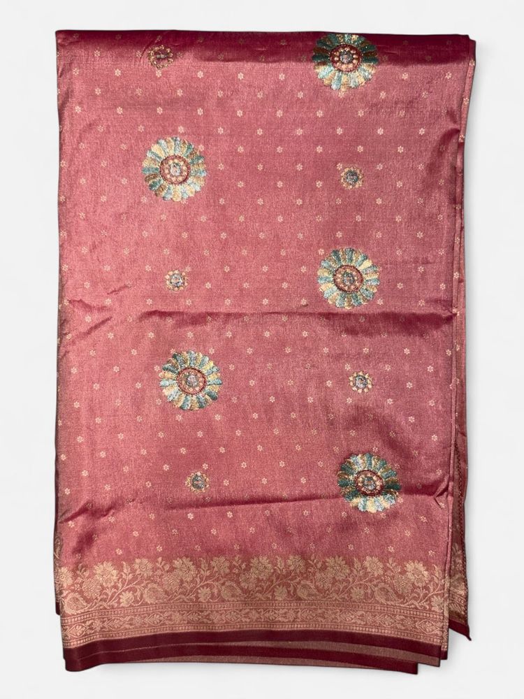 Elegant Pink Saree with Floral Motifs