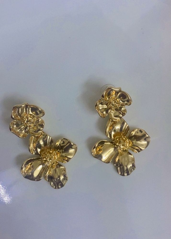 Gold Flower Dangle Earrings