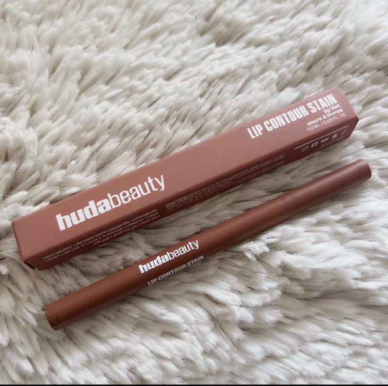Huda Beauty Lip Contour Stain Shade-Soft Nude