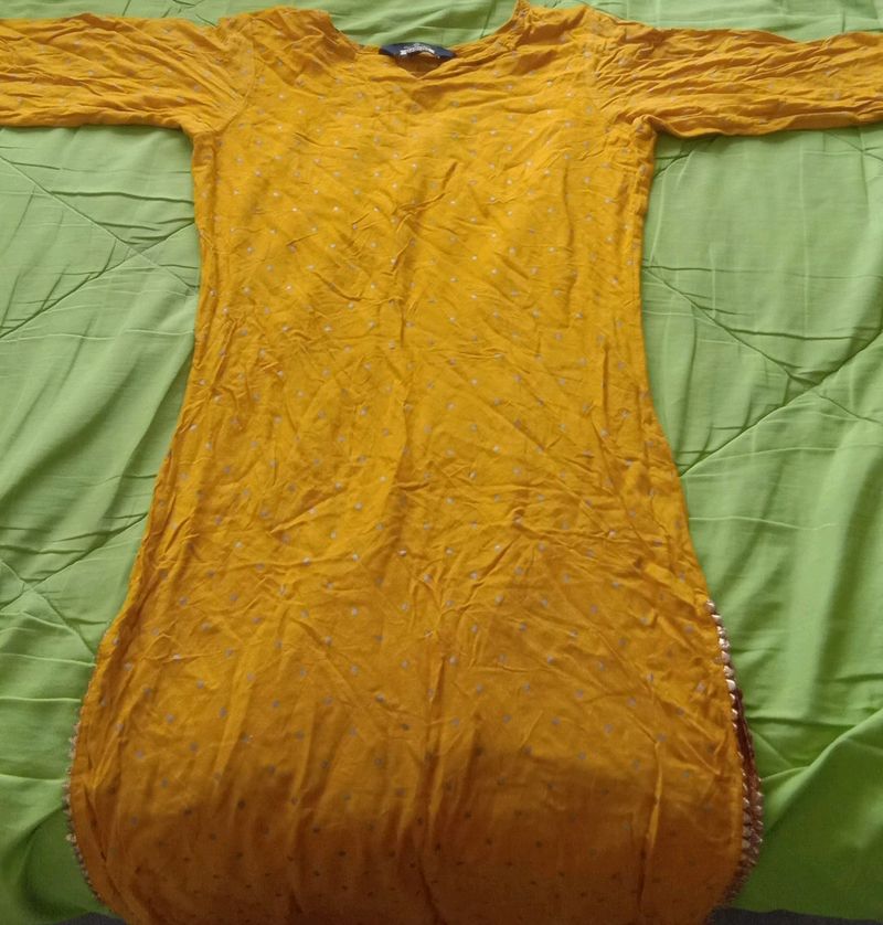 Yellow Kurtha  Pant And Shwall