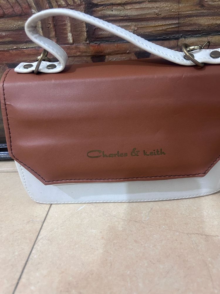 Chic Brown &amp; White Handbag