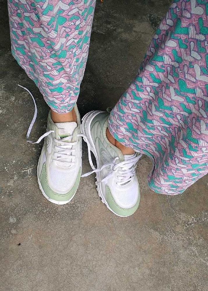 Stylish White &amp; Mint Green Sneakers