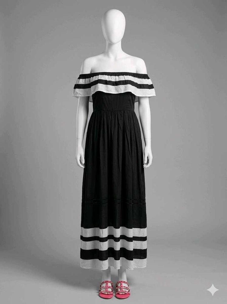 Chic Black &amp; White Off-Shoulder Maxi Dress