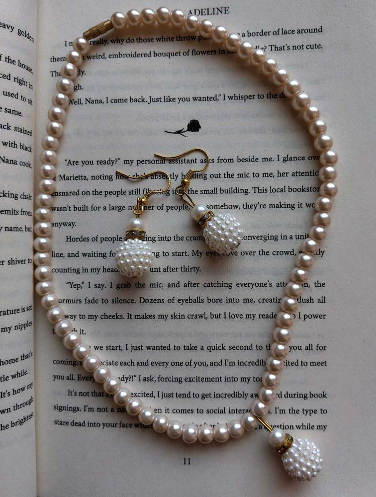 Brand New Pearl Necklace And Earrings Classy