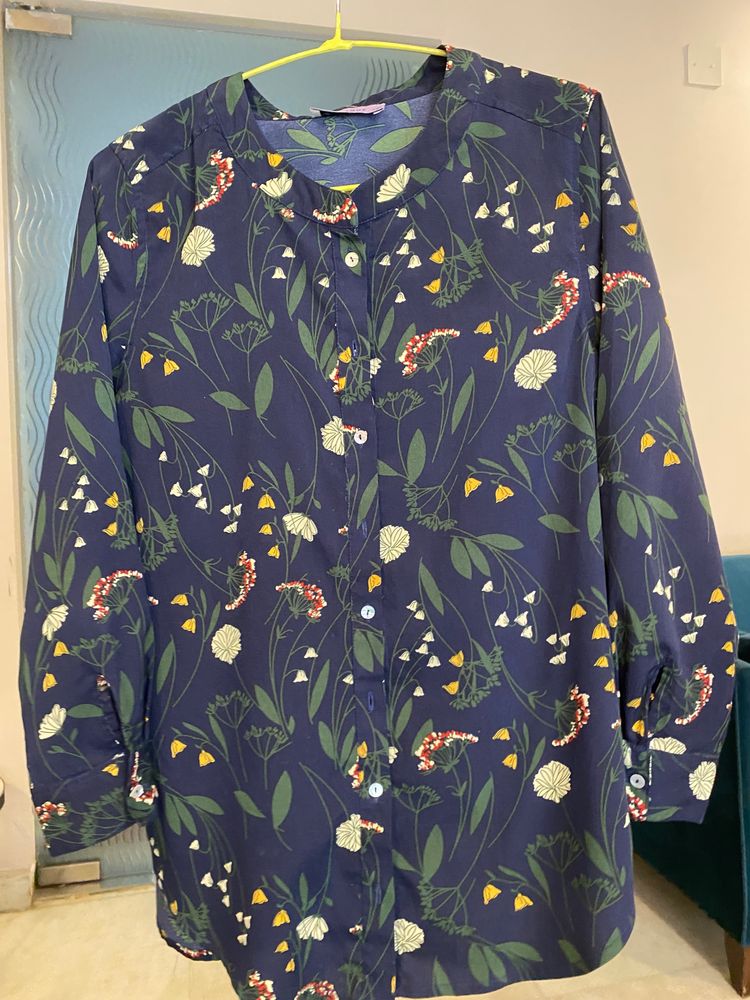 Chique Shirt Top Size S