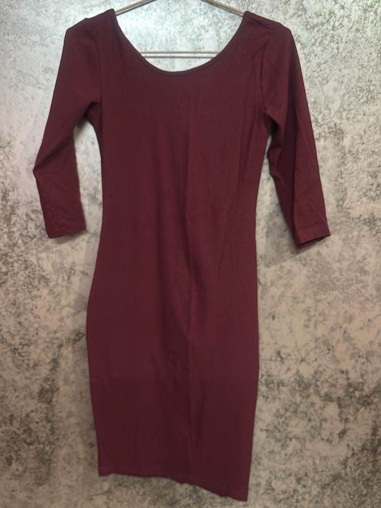 Maroon 3/4 Sleeve Fitted Dress