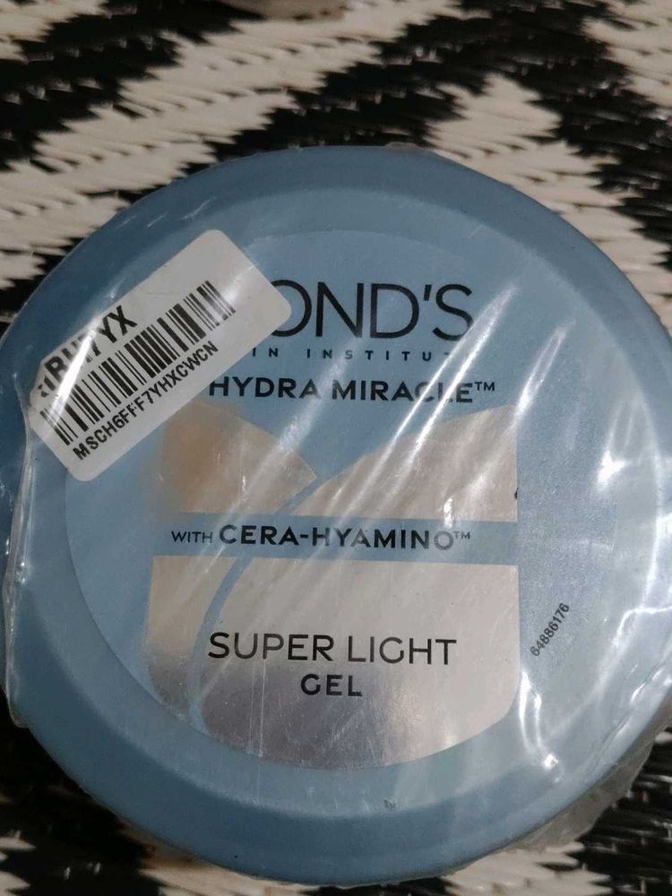 Pond's Super Light Gel Moisturiser