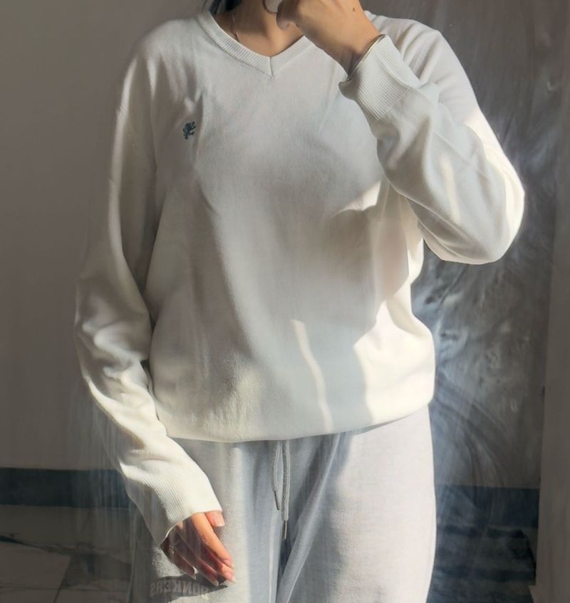Comfortable White V-Neck Pullover