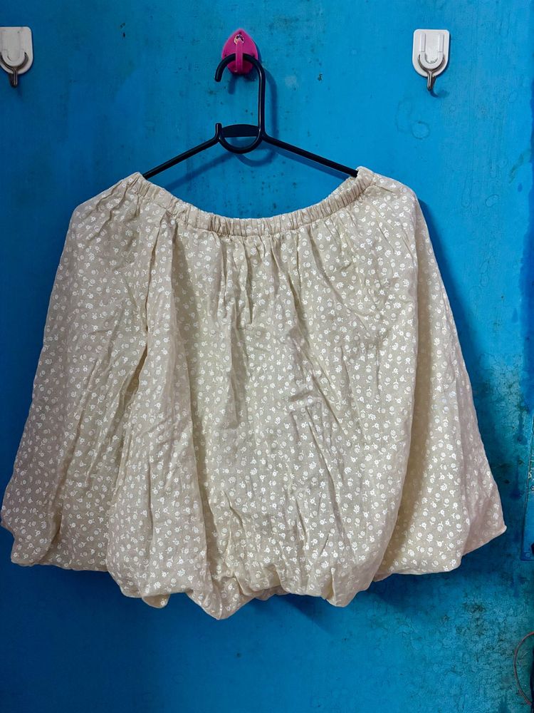 Women floral print balloon Skirt.