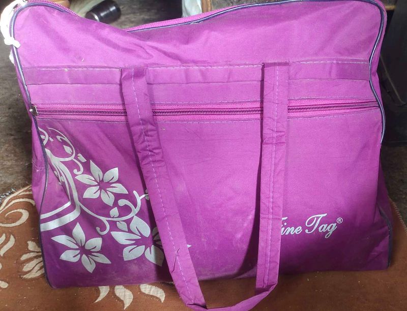 Purple Duffle Bag with Floral Print 🛍️💕