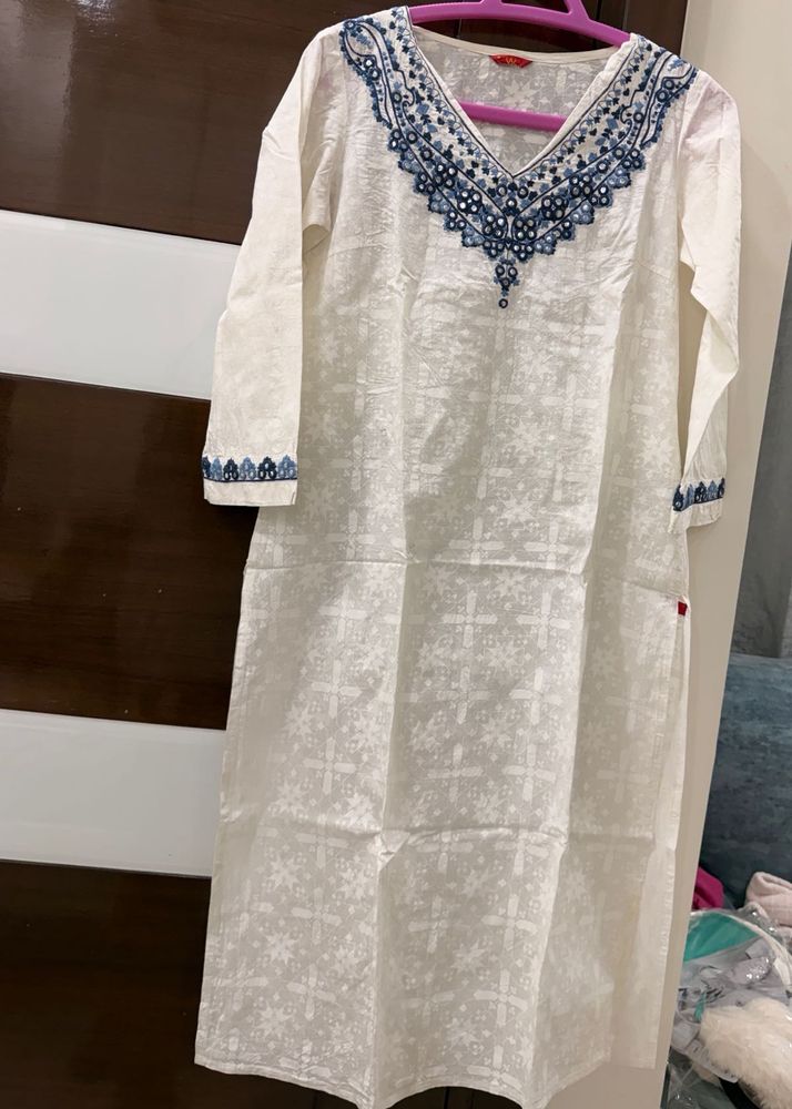 Elegant Embroidered White Kurta
