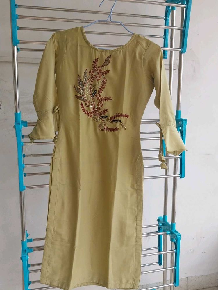 Women Jardoshi Work Kurti