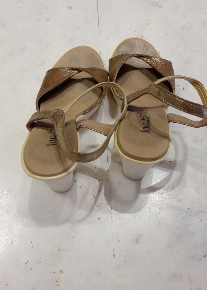 Inc.5 Stylish Bronze Heels (size5)