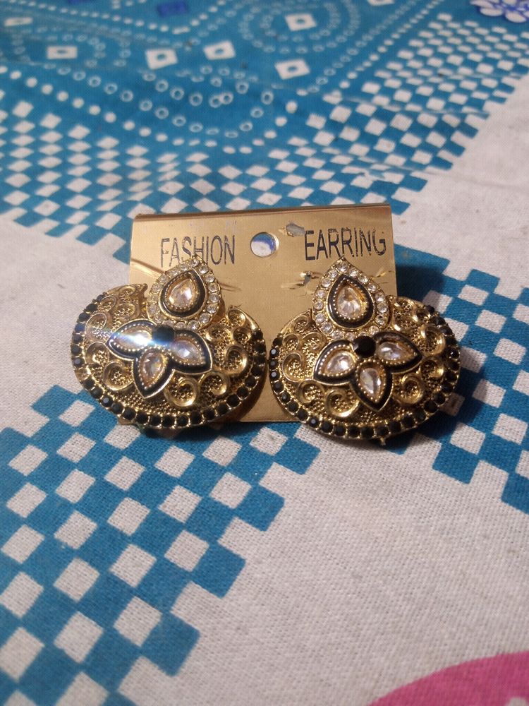 Gold Plated Heavy Earrings, Pack Of 1 ( New)