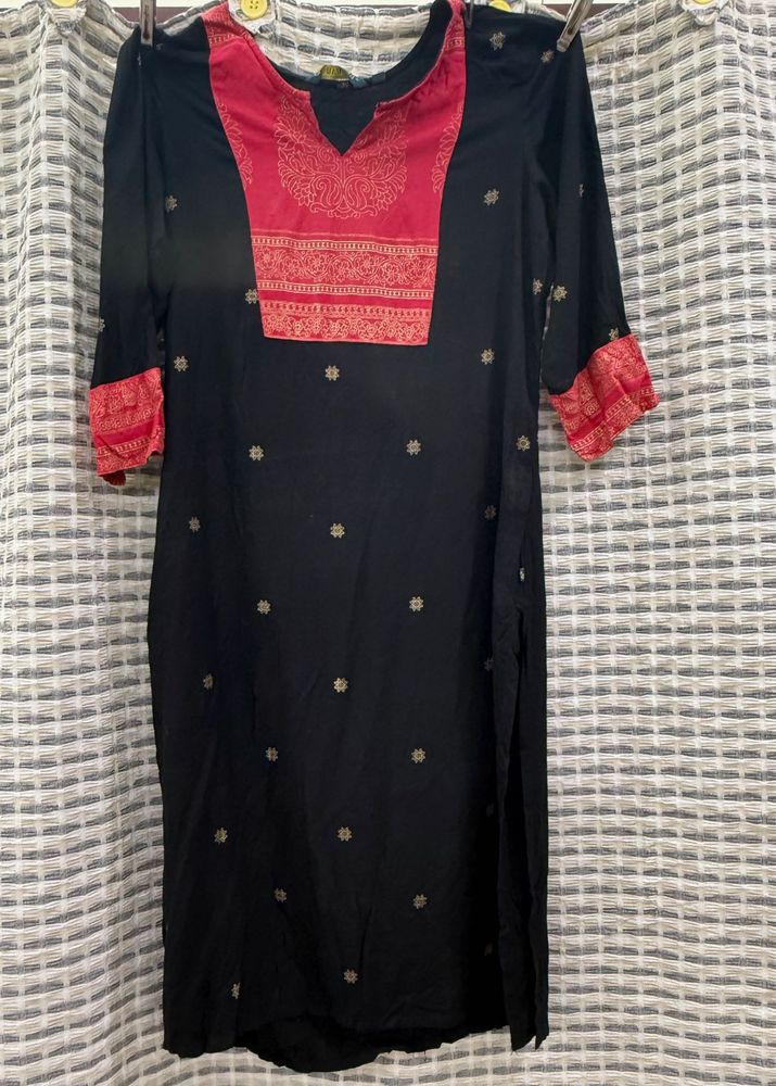 Black Embroidered Kurta