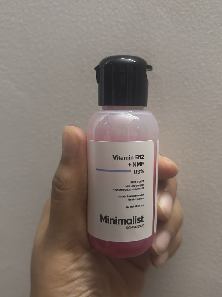 Minimalist Vitamin B12 Face Toner