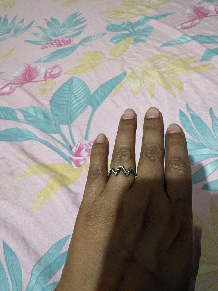 Sparkling Zigzag Silver 925 Ring
