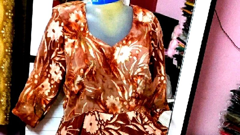 Flor Leanght Georgette Gown