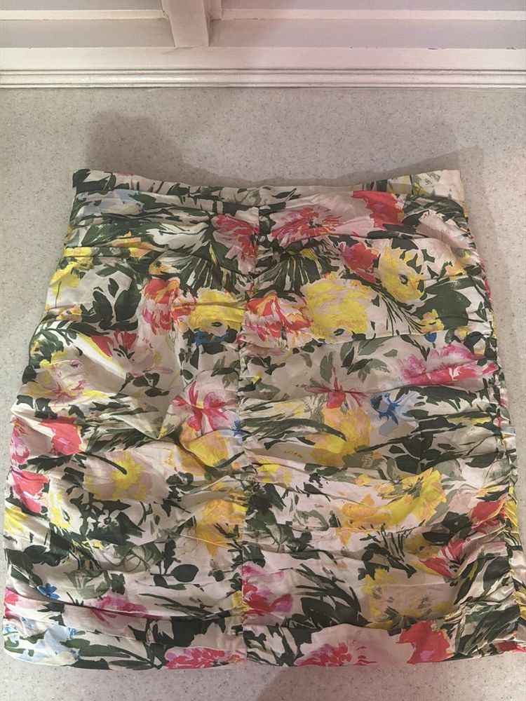 Chic Floral Ruched Mini Skirt