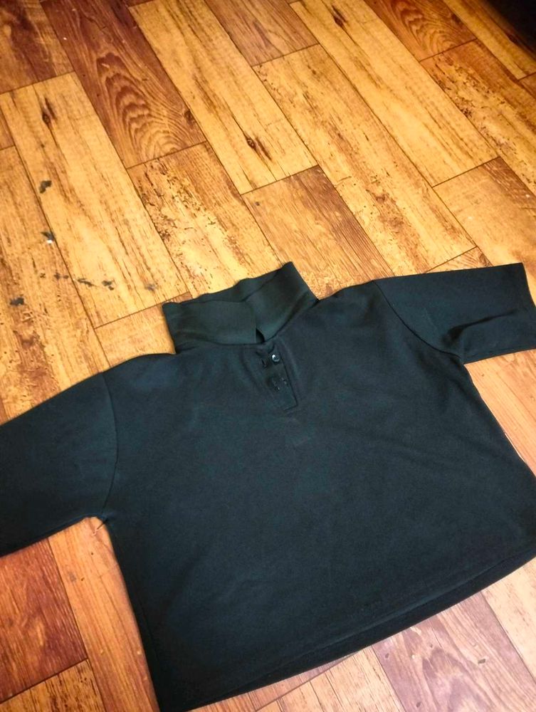 ⚡🖤Black Mock Neck Button Top