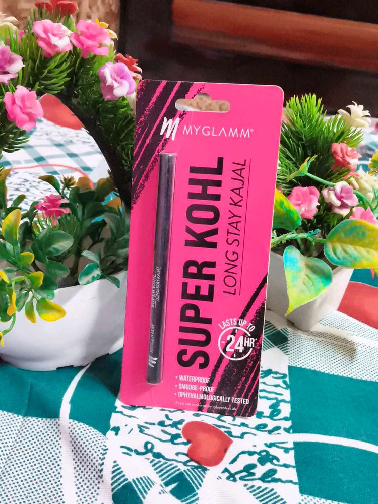 MyGlamm Super Kohl Long Stay Kajal Matte Finish -