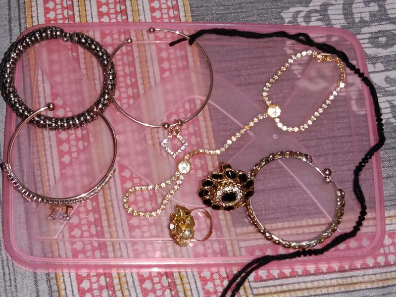 Women's Bracelets