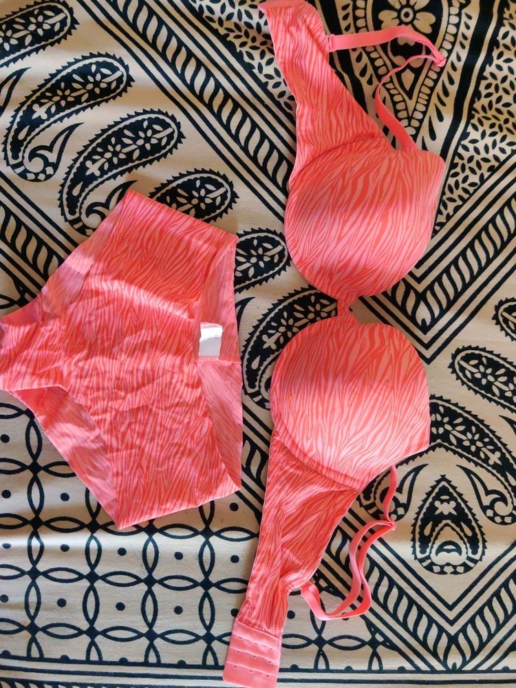 Set Of Bra &amp; Panties