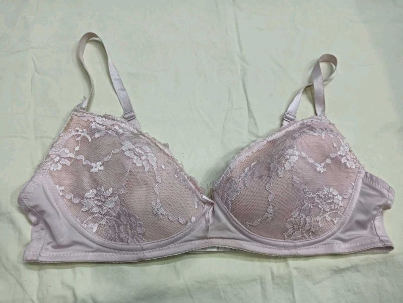 Lace Trimmed Padded Bra 🔥