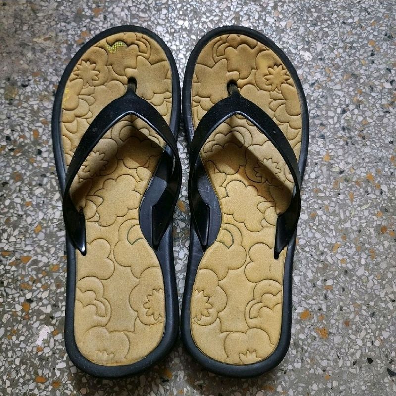 Yellow Slipper 💛