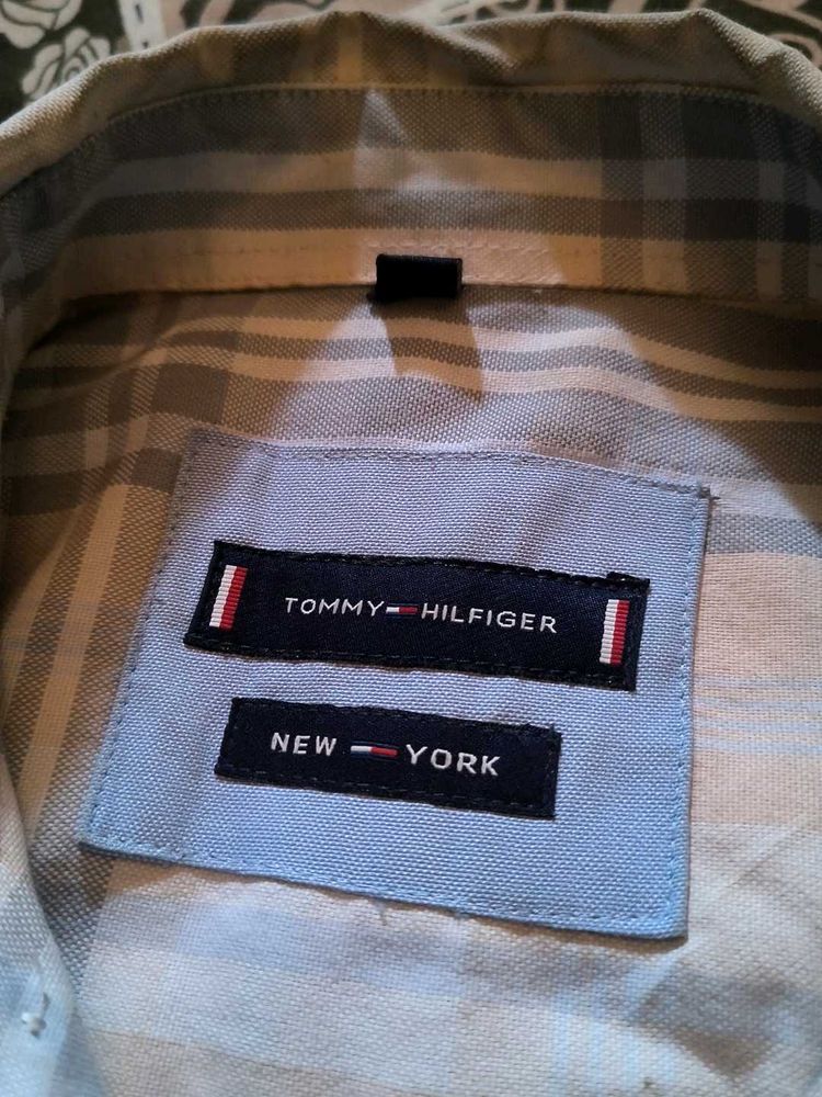 Tommy Hilfiger Plaid Button-Down Shirt