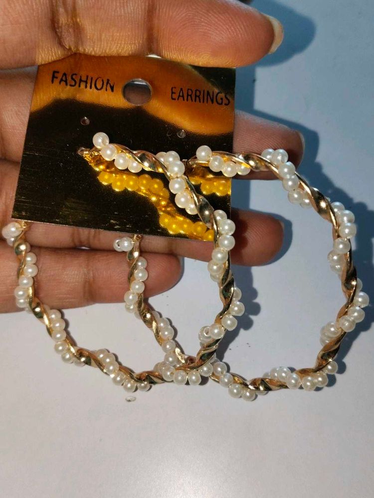Elegant Gold Hoop Earrings with Pearls