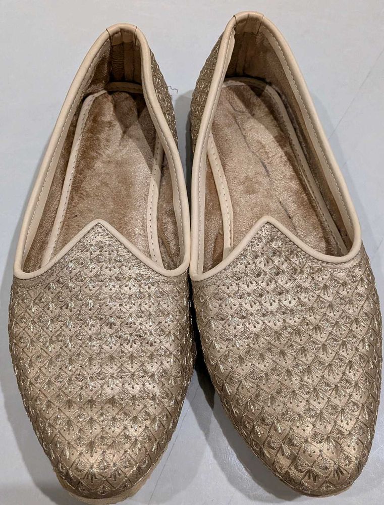 Embroidered Jodhpuri Mojari Shoes