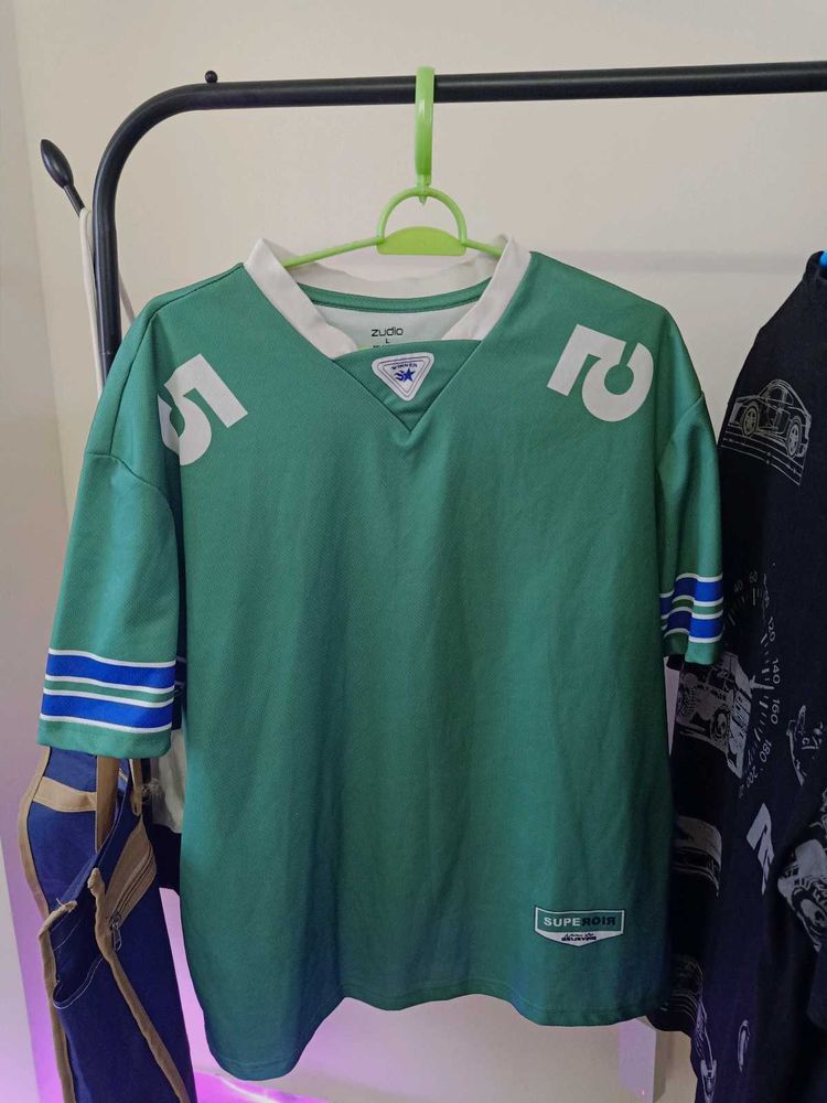 Green V-Neck Graphic T-Shirt