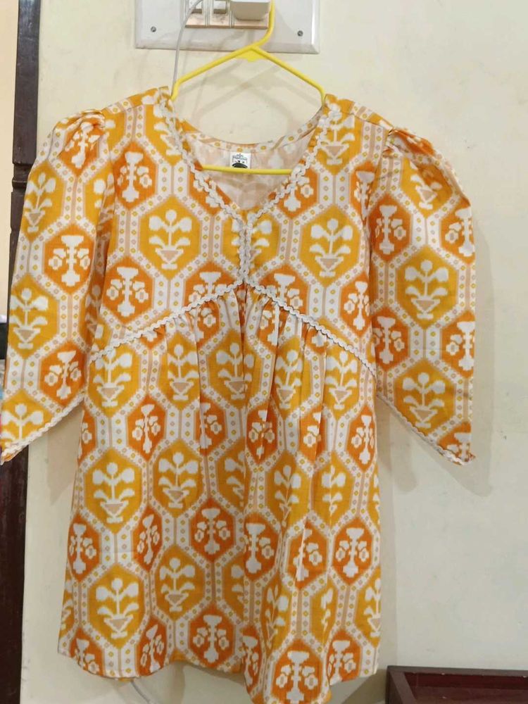 Yellow &amp; White Printed Cotton top