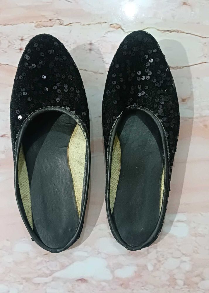 Sparkling Black Sequined Flats