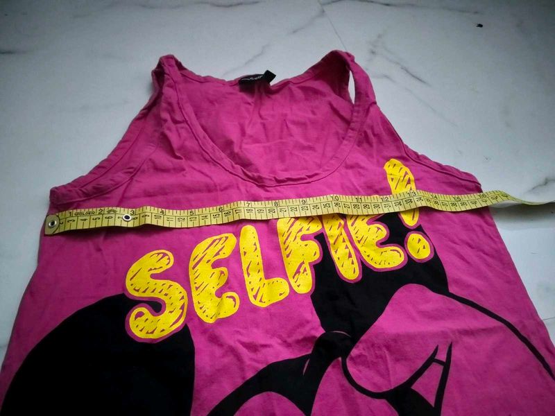 Cute Pink Selfie Graphic T-Shirt