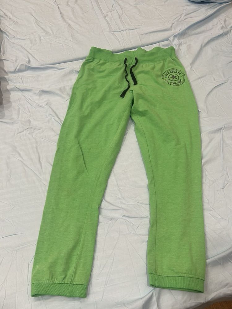 women’s Green Sweatpants