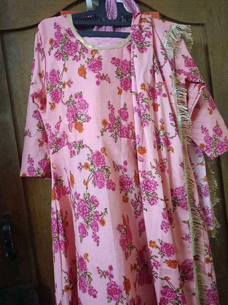 KURTHI and DUPATTA