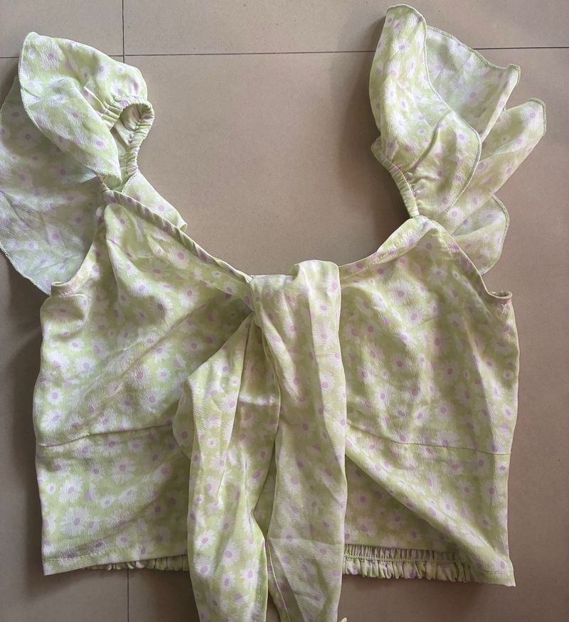 Floral Flutter Sleeve Crop Top