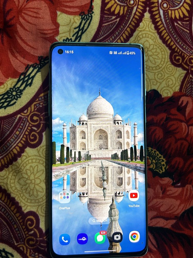 One Plus Mobile Selling