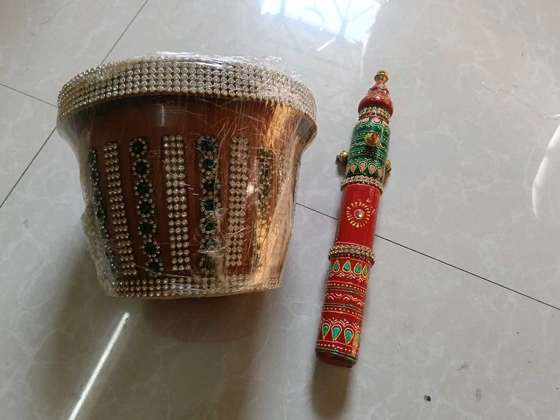 Manek stambh and ropan kundu(pot)