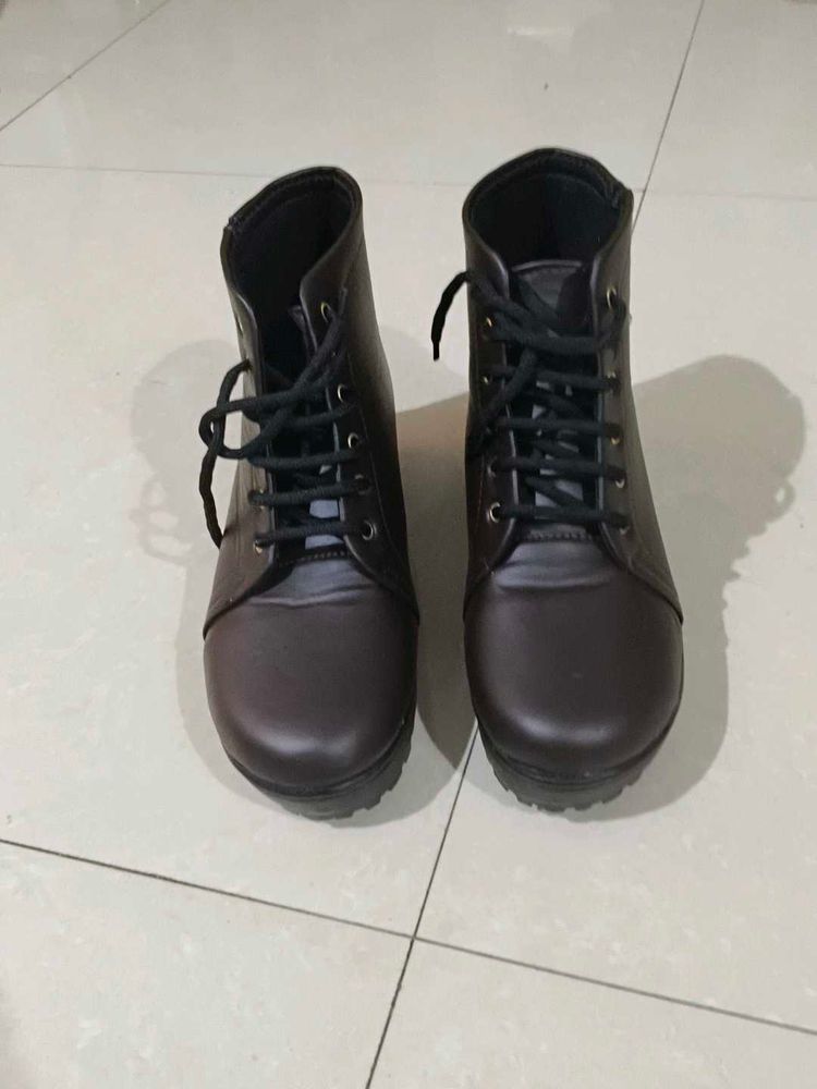 branded pure  leather highBoot for girls/women