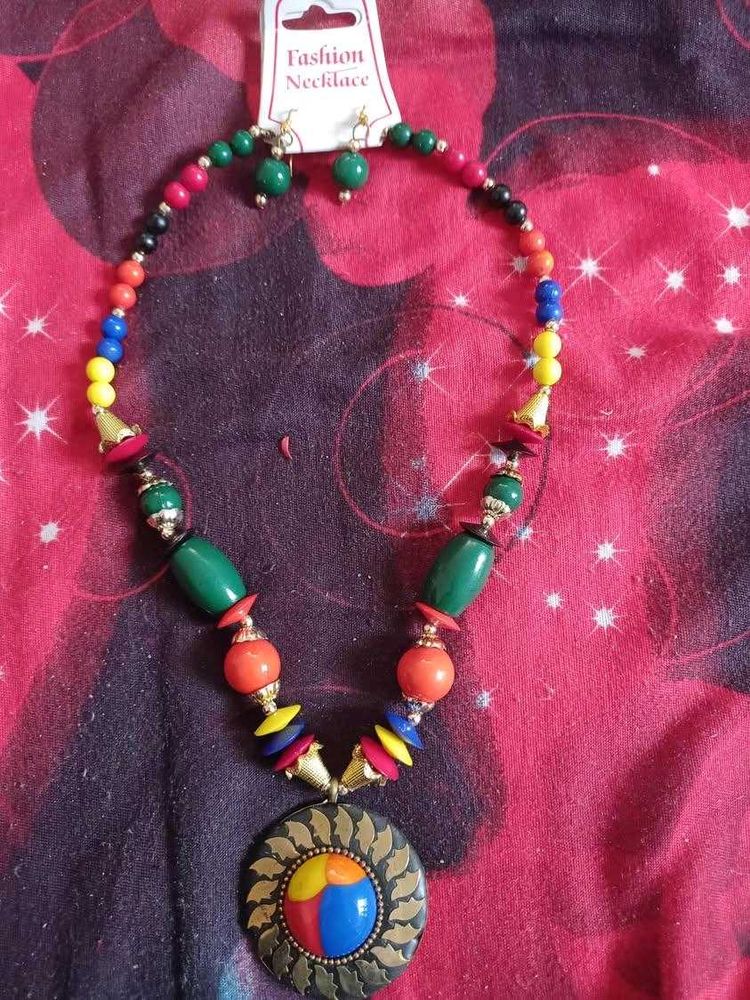 Beautiful Neklace With Earings