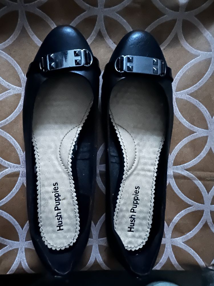 Stylish Black Hush Puppies Ballet Flats