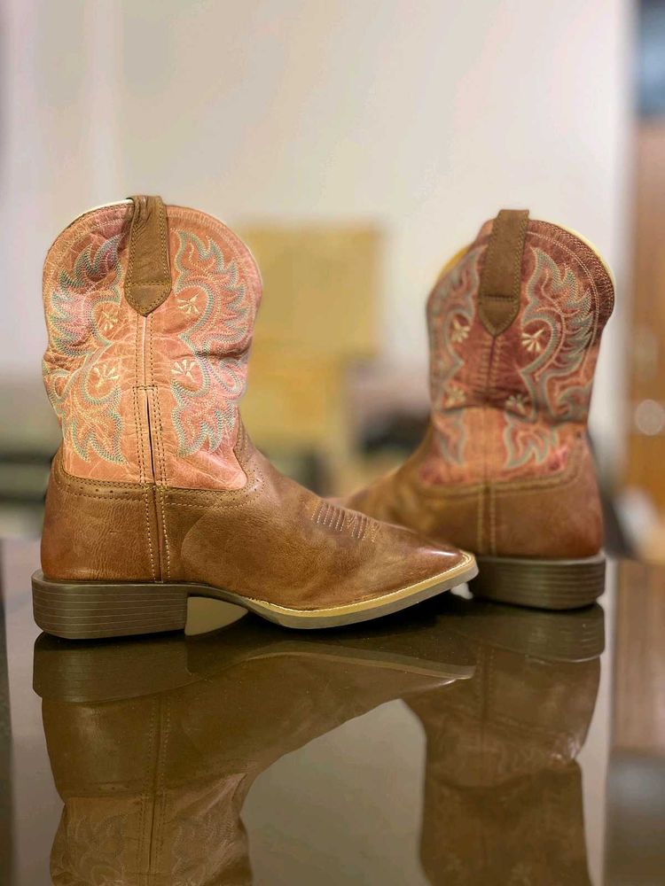 Stylish Embroidered Cowboy Boots