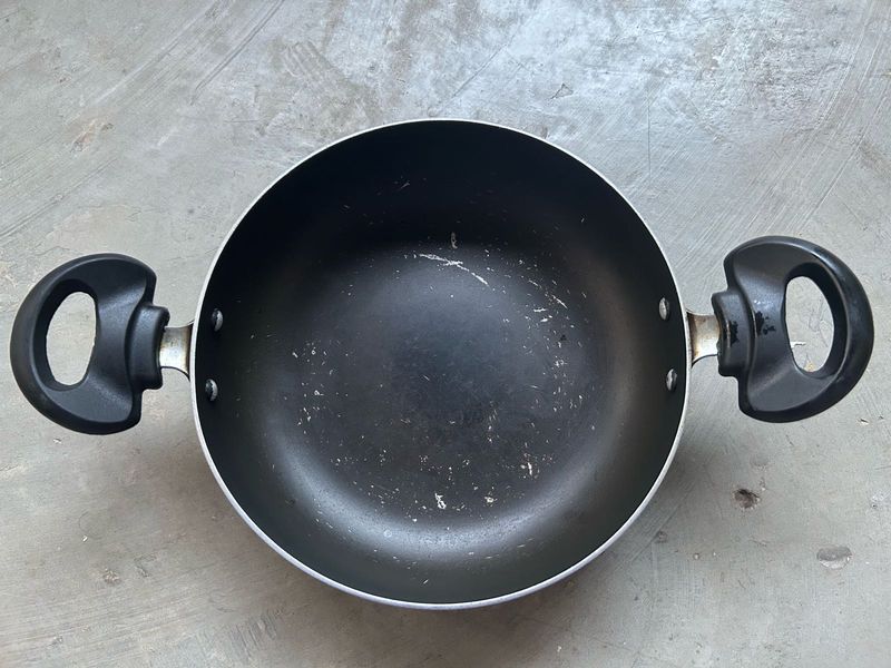 Black Non-Stick Cooking Pan