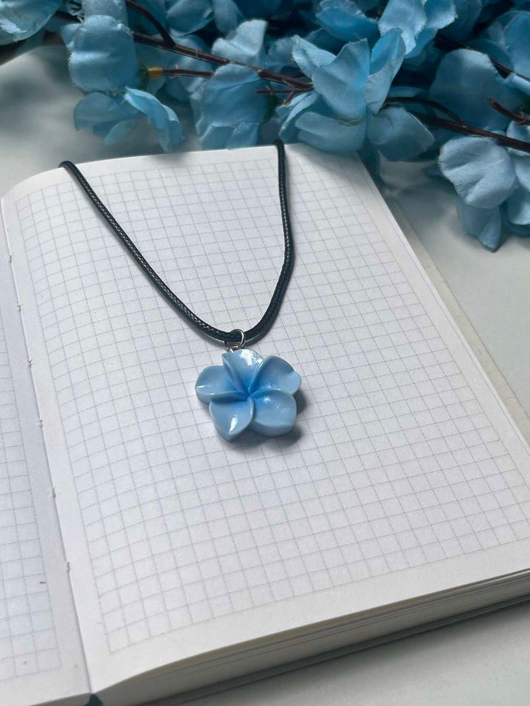 Cute Flower Pendant Necklace