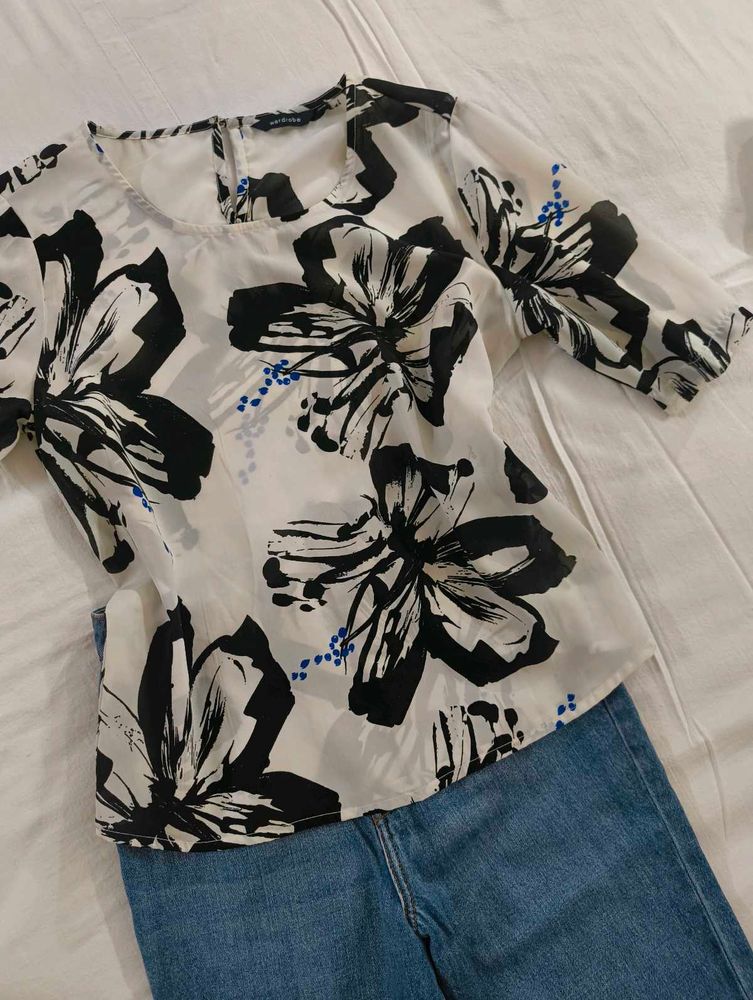 Chic Floral Print Blouse