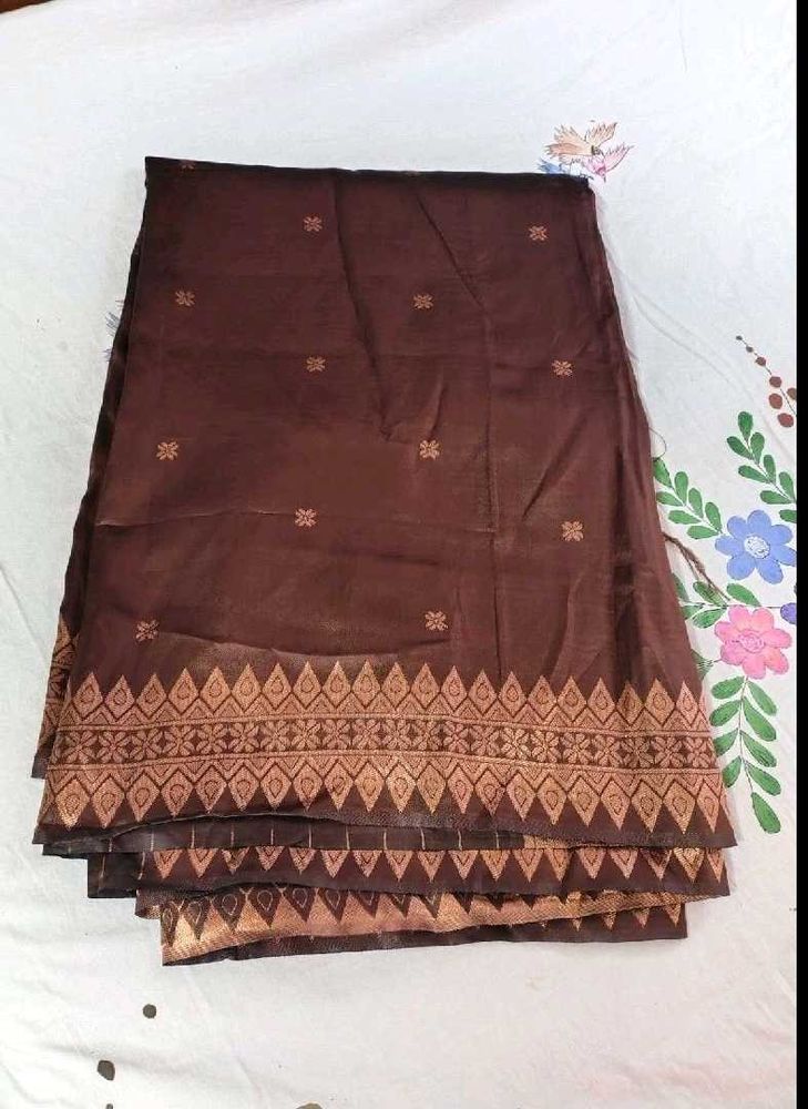 Beautiful Brown Saree with blouse pc